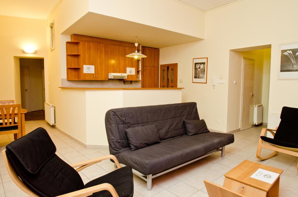 Colors Guest House Budapest Chambre photo